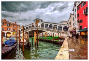 'Rialto Bridge, Venice'. Fine art prints and wall art by Stephen Knowles Photography.